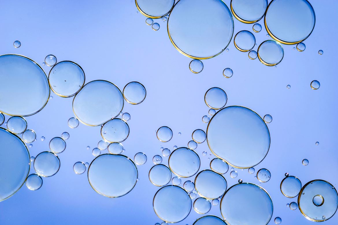 Polar vs. Non Polar Oils in Cosmetcs